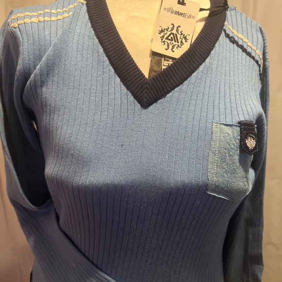 Allyance Against the Grain Hourglass Women’s Sweater - Picture 2 of 4